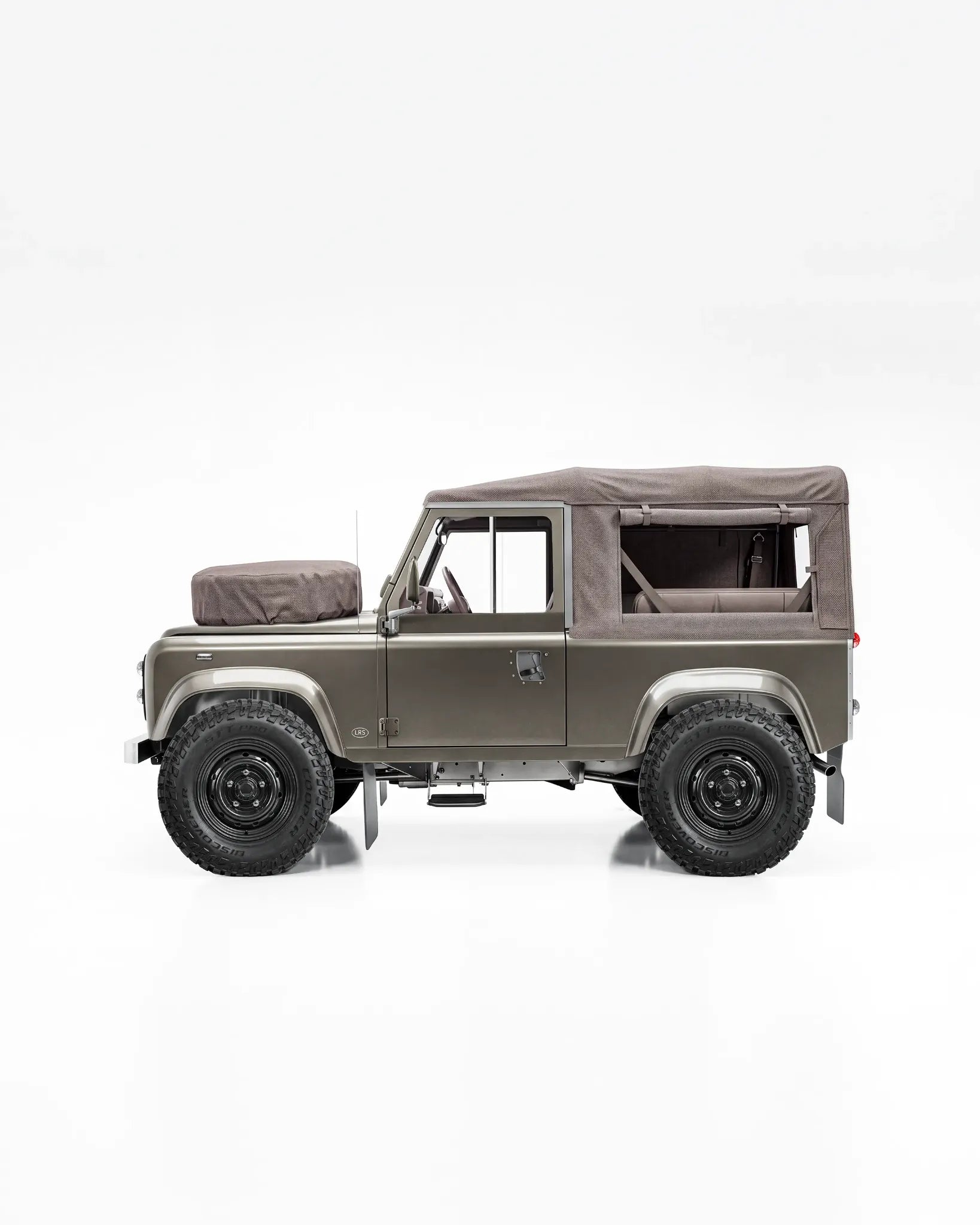 Side profile of the Arden Green Defender 90 design